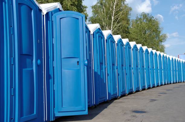 Best Porta potty delivery and setup  in Maple Heights, OH